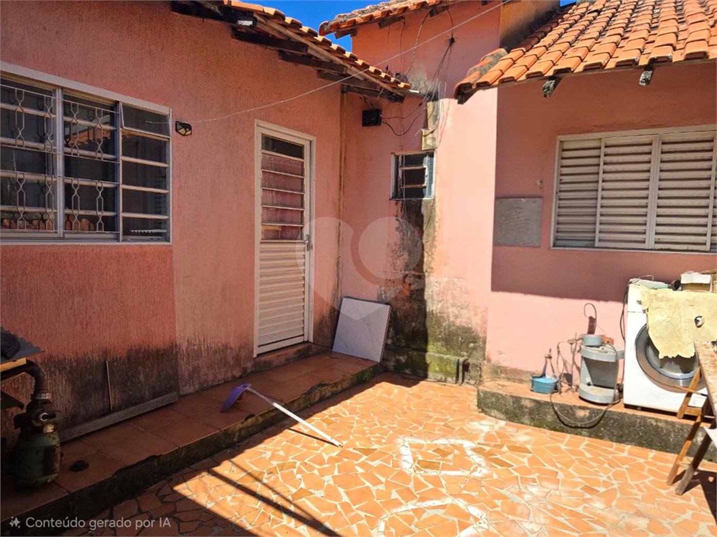 Casa à venda com 5 quartos, sendo 1 suíte,  em Vila Santana, Itapetininga, SP