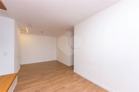 Apartamento à venda com 3 quartos, sendo 1 suíte,  em Vila Cruzeiro, São Paulo, SP