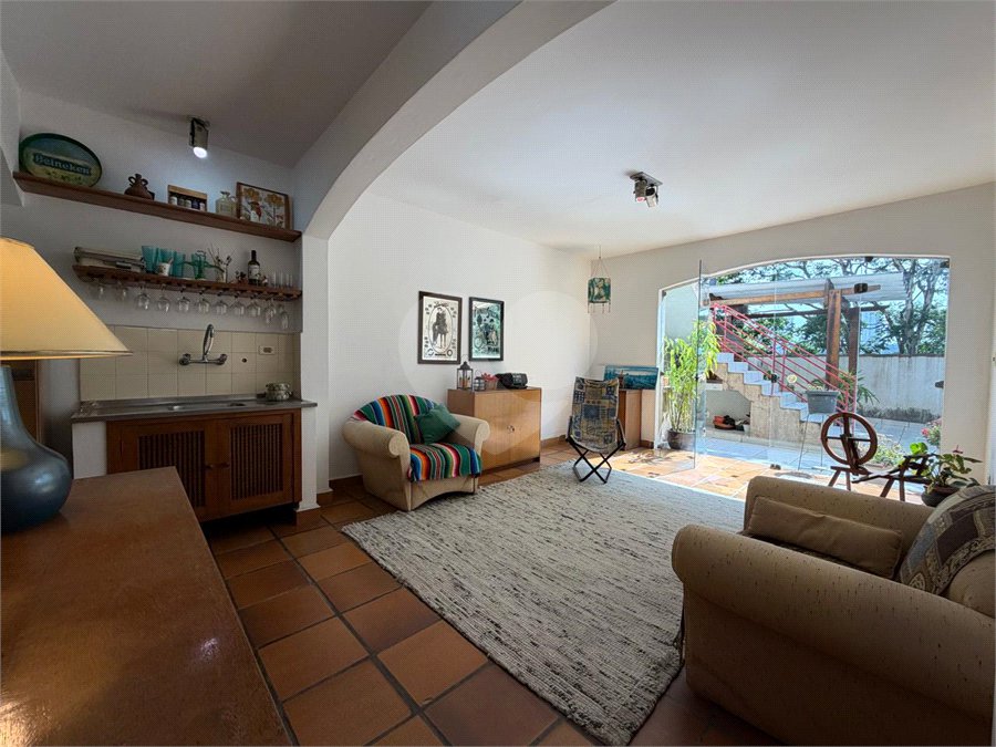 Casa à venda com 4 quartos, sendo 1 suíte, no condomínio Taquaral, São Paulo - SP
