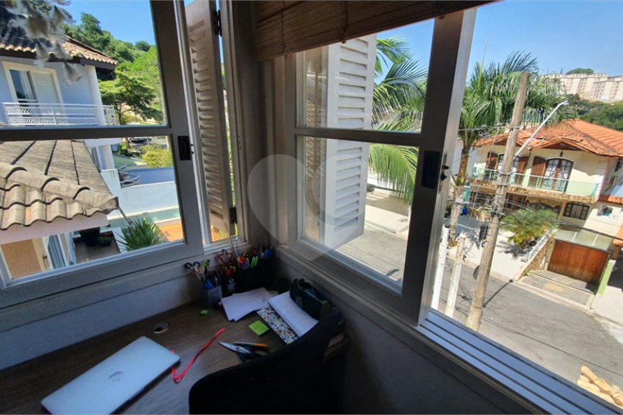 Casa à venda com 3 quartos, sendo 2 suítes, no condomínio Cond Jardim Itatinga, São Paulo - SP
