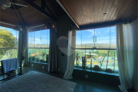 Casa à venda com 3 suítes em Taboão, São Roque, SP