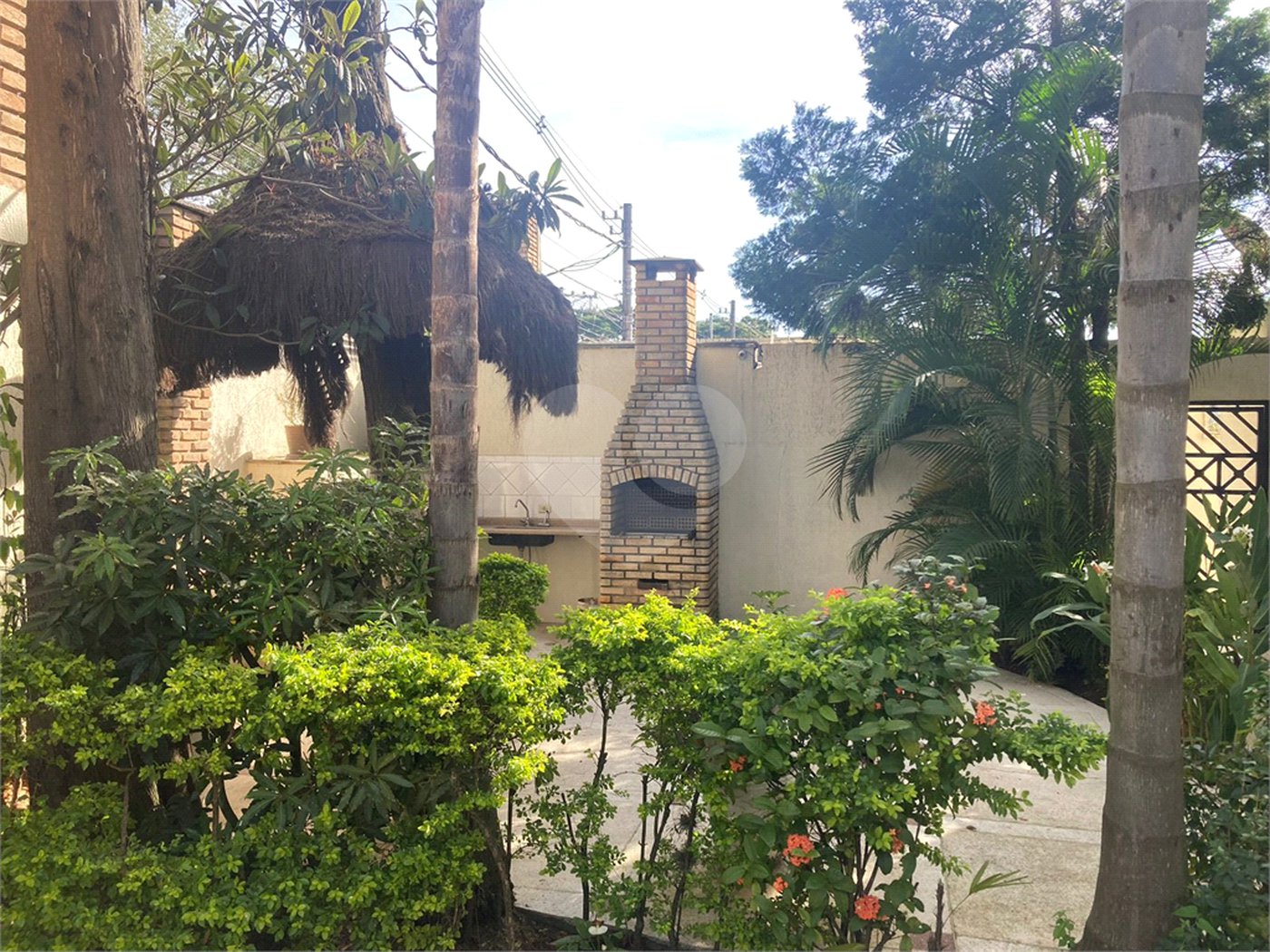 Casa à venda com 3 quartos, sendo 1 suíte, no condomínio Barbará II, São Paulo - SP