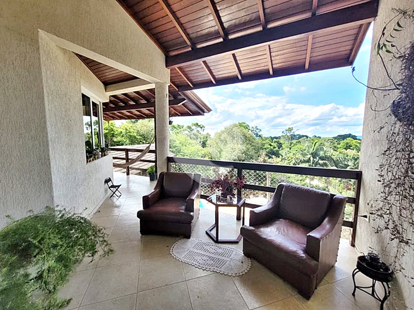 Casa à venda com 3 suítes no condomínio Cantareira, Mairiporã - SP