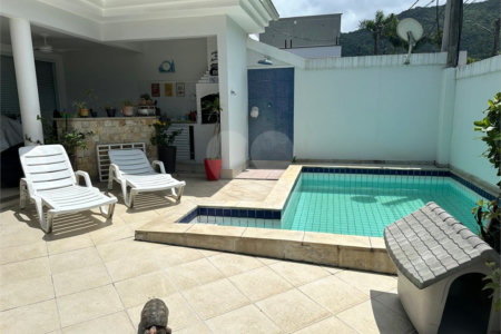 Casa à venda com 4 quartos, sendo 3 suítes, no condomínio Jardins de Florença, Rio de Janeiro - RJ