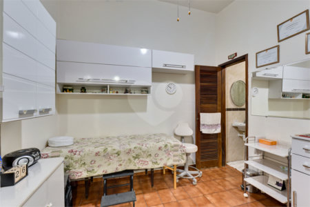 Sobrado à venda com 3 quartos, sendo 1 suíte, em Alto da Boa Vista, São Paulo, SP