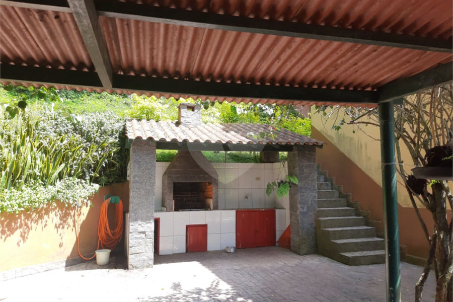 Sobrado à venda com 3 quartos, sendo 1 suíte, em Roseira, Mairiporã, SP
