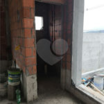 Casa à venda com 3 quartos, sendo 1 suíte, no condomínio Loteamento Parque Residencial Serras de Atibaia Ii, Atibaia - SP