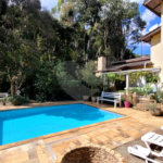 Casa à venda ou para alugar com 4 quartos, sendo 3 suítes, no condomínio Associação Reserva das Hortênsias, Mairiporã - SP