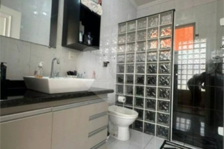 Casa à venda com 3 quartos, sendo 1 suíte, no condomínio Residencial Delle Stelle, Louveira - SP