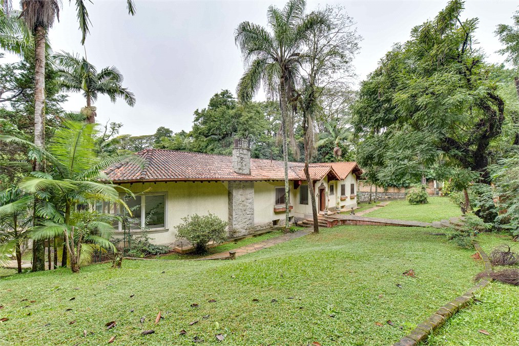 Casa à venda com 5 suítes no condomínio Chácara Flora, São Paulo - SP