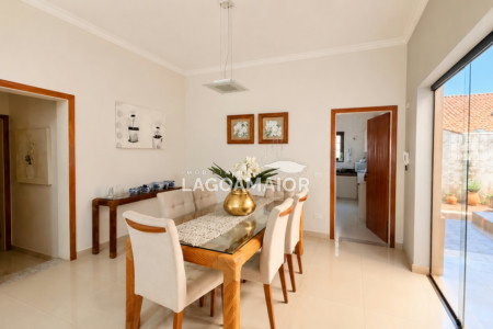 Casa à venda com 6 quartos, sendo 3 suítes,  em Santos Dumont, Três Lagoas, MS