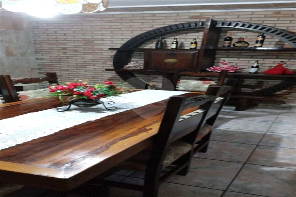 Sobrado à venda com 4 quartos, sendo 2 suítes, em Jardim Bonfiglioli, São Paulo, SP