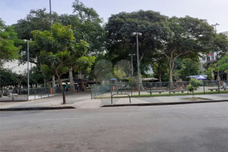 Casa à venda com 3 quartos em Grajaú, Rio de Janeiro, RJ