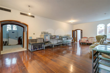 Casa à venda com 5 suítes em Jardim Prudência, São Paulo, SP