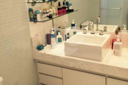 Apartamento à venda com 2 suítes em Real Parque, São Paulo, SP