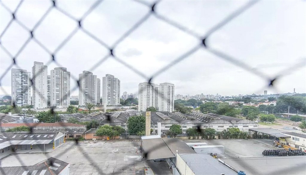 Apartamento à venda com 3 quartos, sendo 1 suíte, em Vila Anastácio, São Paulo, SP