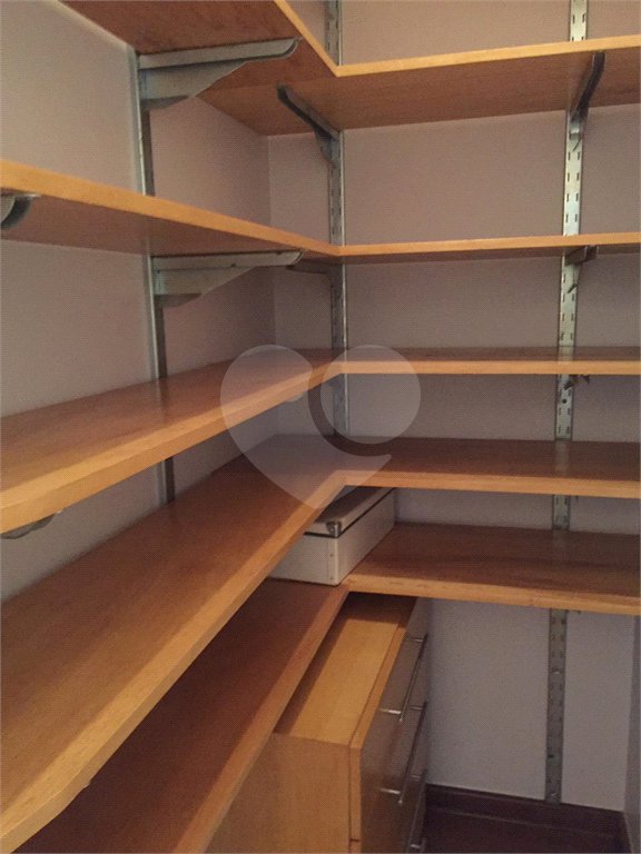 Casa à venda com 4 quartos, sendo 2 suítes, no condomínio Residencial Morumbi, São Paulo - SP