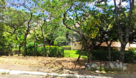 Terreno à venda com 3 quartos, sendo 1 suíte, em Vila Mazzei, São Paulo, SP