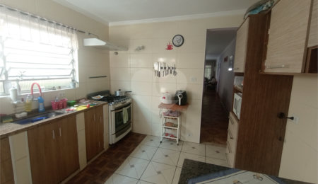 Sobrado à venda com 4 quartos, sendo 1 suíte,  em Jardim Marisa, São Paulo, SP