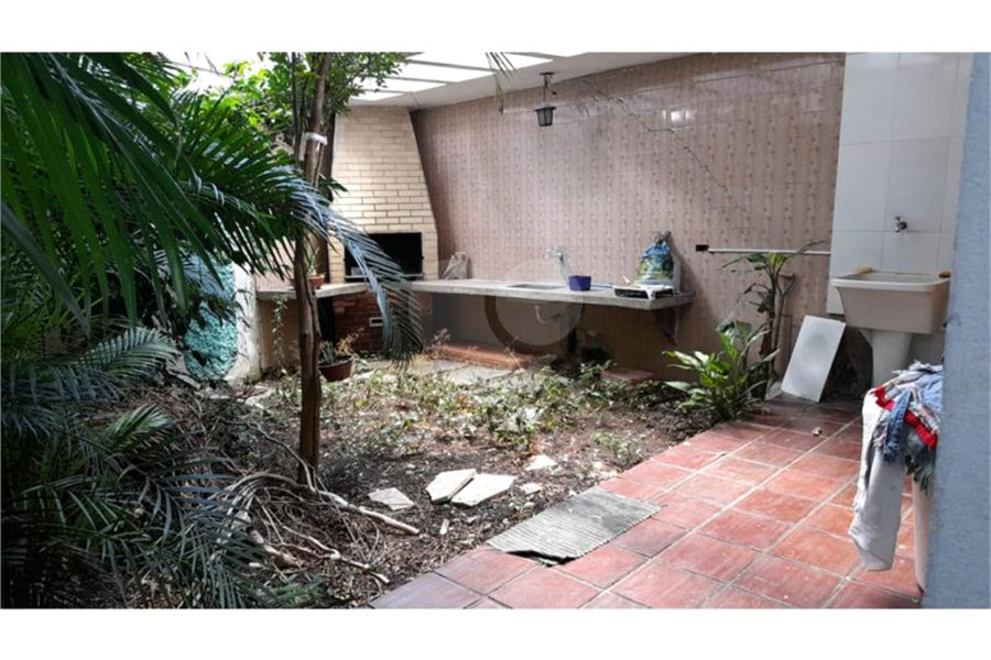 Casa à venda ou para alugar com 5 quartos, sendo 1 suíte, em Vila Romero, São Paulo, SP