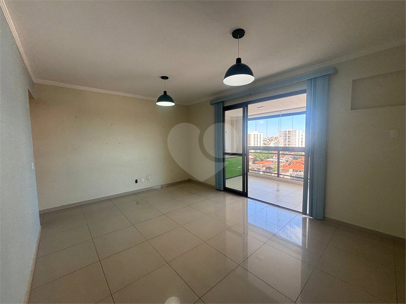 Apartamento à venda com 3 quartos, sendo 1 suíte,  em Vila Independência, Sorocaba, SP