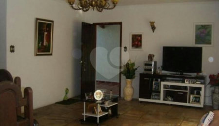 Casa Térrea à venda com 3 quartos, sendo 1 suíte,  em Vila Albertina, São Paulo, SP