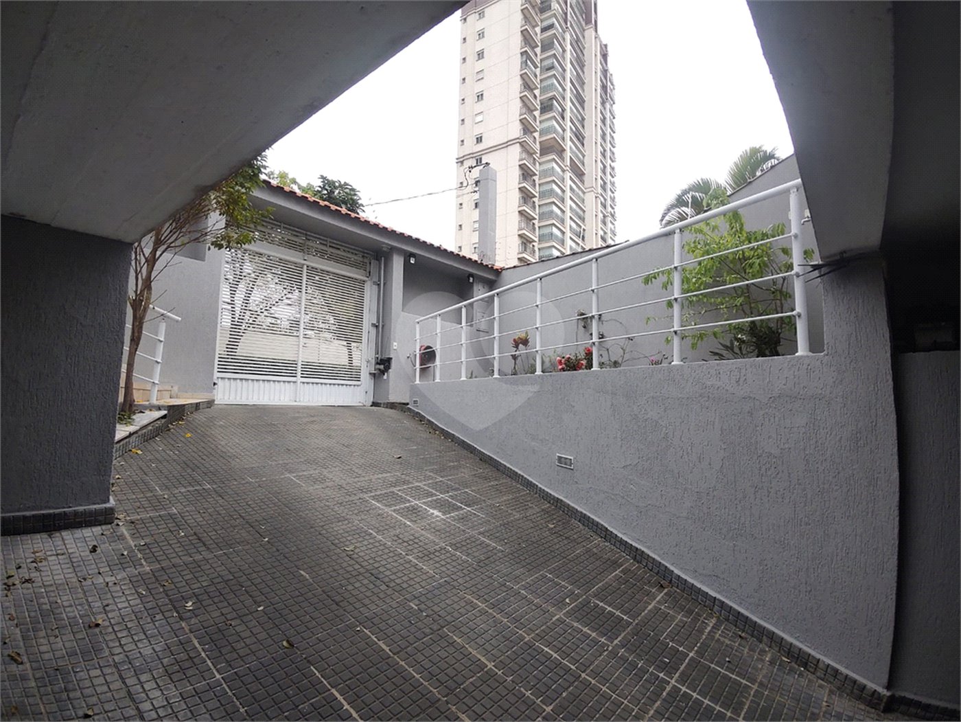 Casa à venda com 3 suítes no condomínio Morada das Hortênsias, São Paulo - SP
