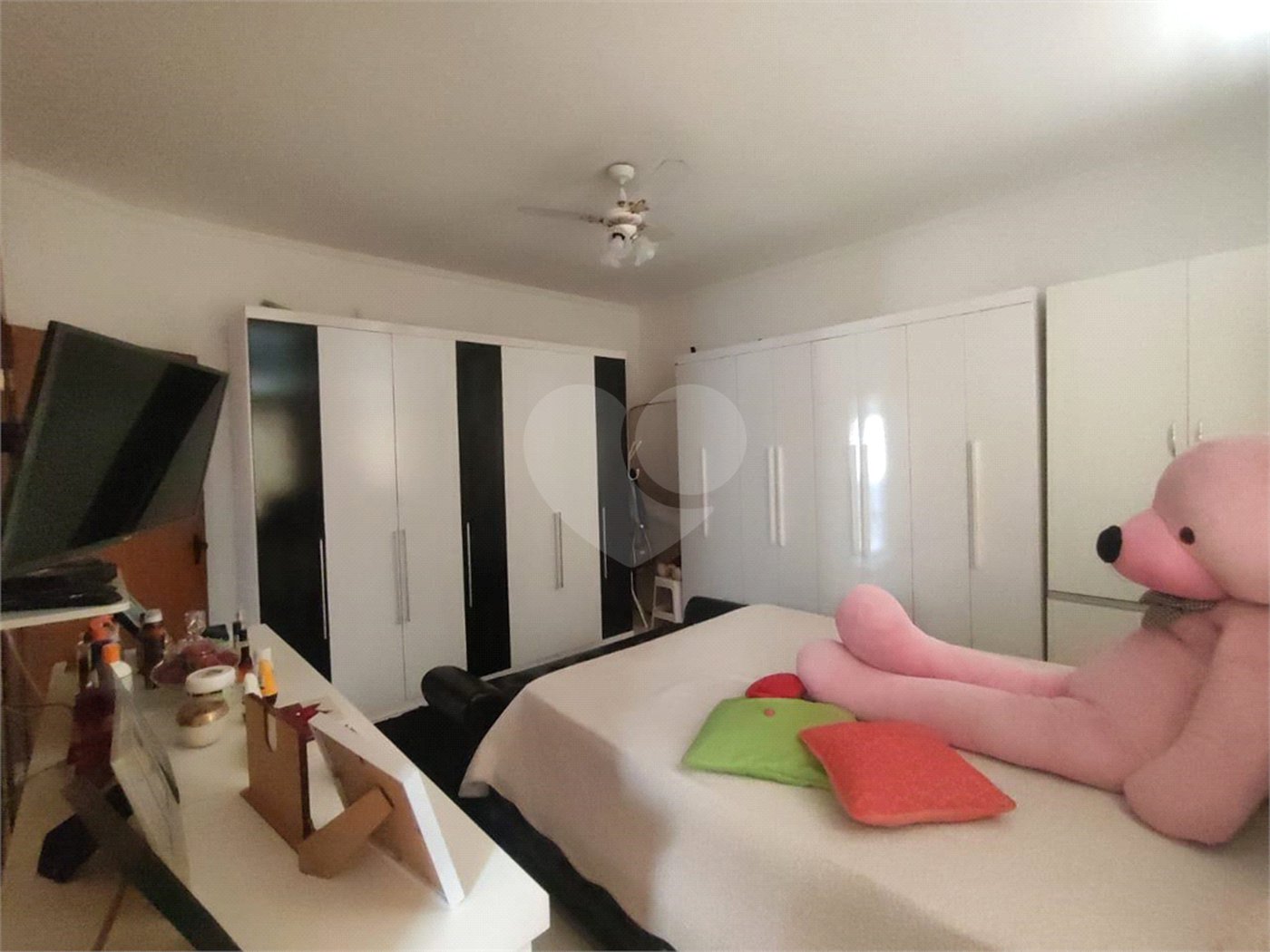 Sobrado à venda com 5 quartos, sendo 1 suíte,  em Cidade Alta, Cuiabá, MT