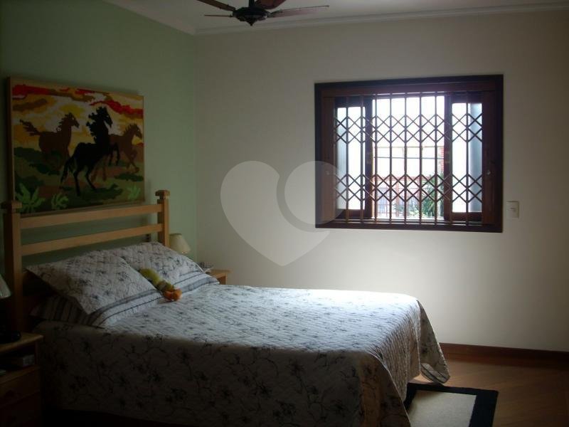 Sobrado à venda com 4 quartos, sendo 2 suítes, em Tremembé, São Paulo, SP