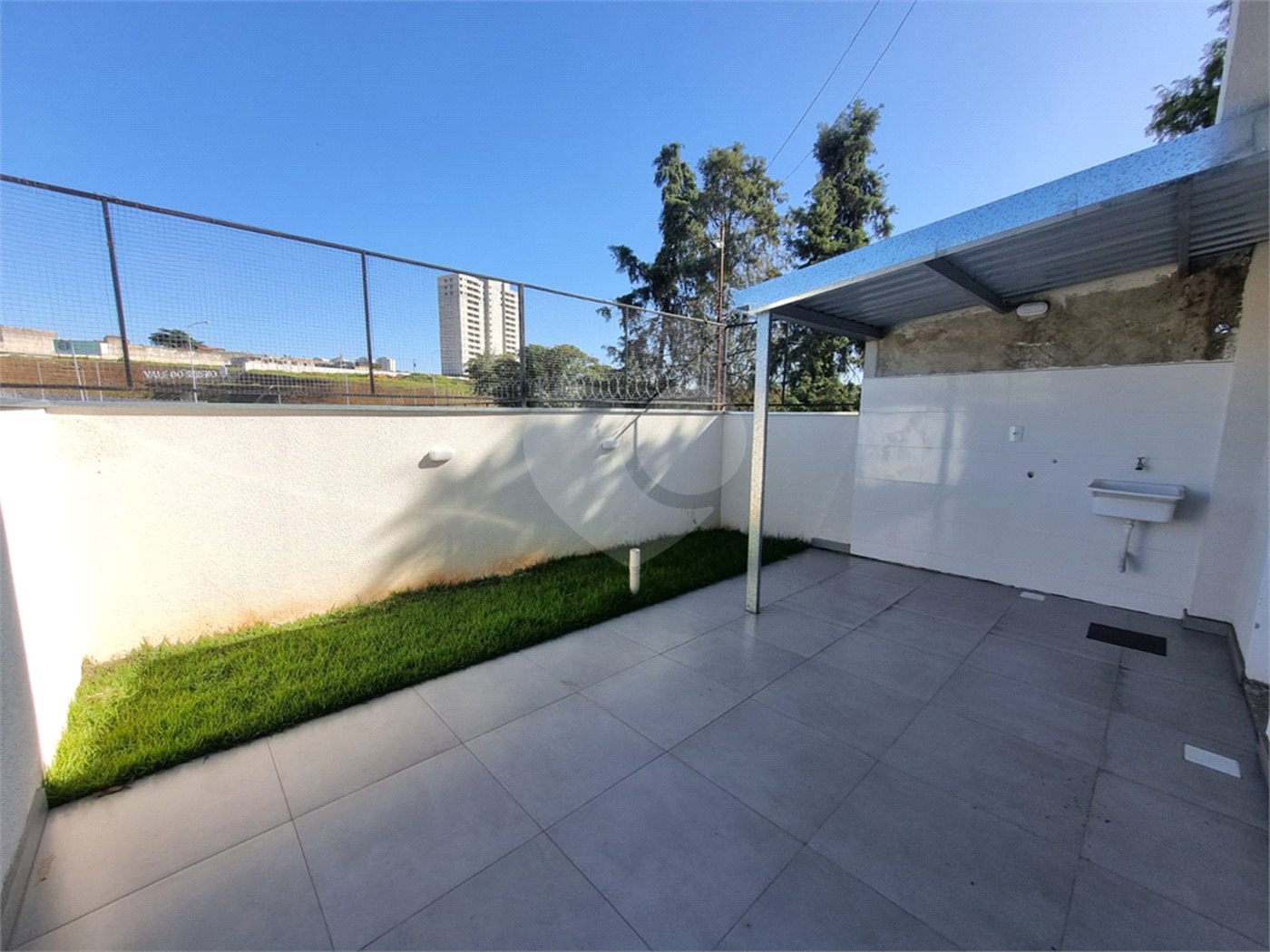 Casa à venda com 3 quartos, sendo 1 suíte, no condomínio Residencial Américo Figueiredo, Sorocaba - SP