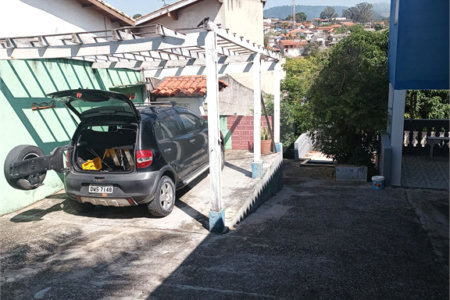 Casa à venda com 4 quartos, sendo 1 suíte, no condomínio Shangri-la, Atibaia - SP