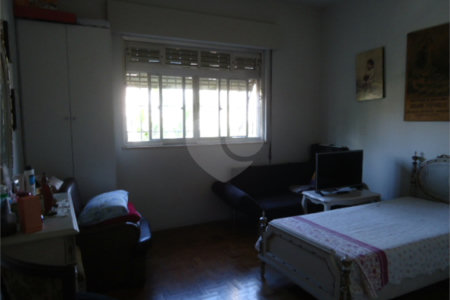 Sobrado à venda com 4 quartos em Santa Teresinha, São Paulo, SP
