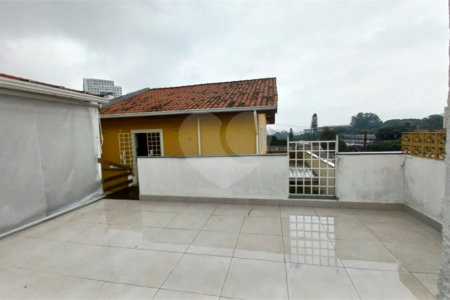 Sobrado à venda com 3 quartos, sendo 1 suíte, em Vila Gomes, São Paulo, SP