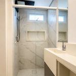 Apartamento à venda com 5 suítes em Parque Enseada, Guarujá, SP