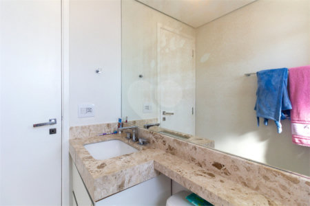 Apartamento à venda com 3 suítes em Vila Ipojuca, São Paulo, SP