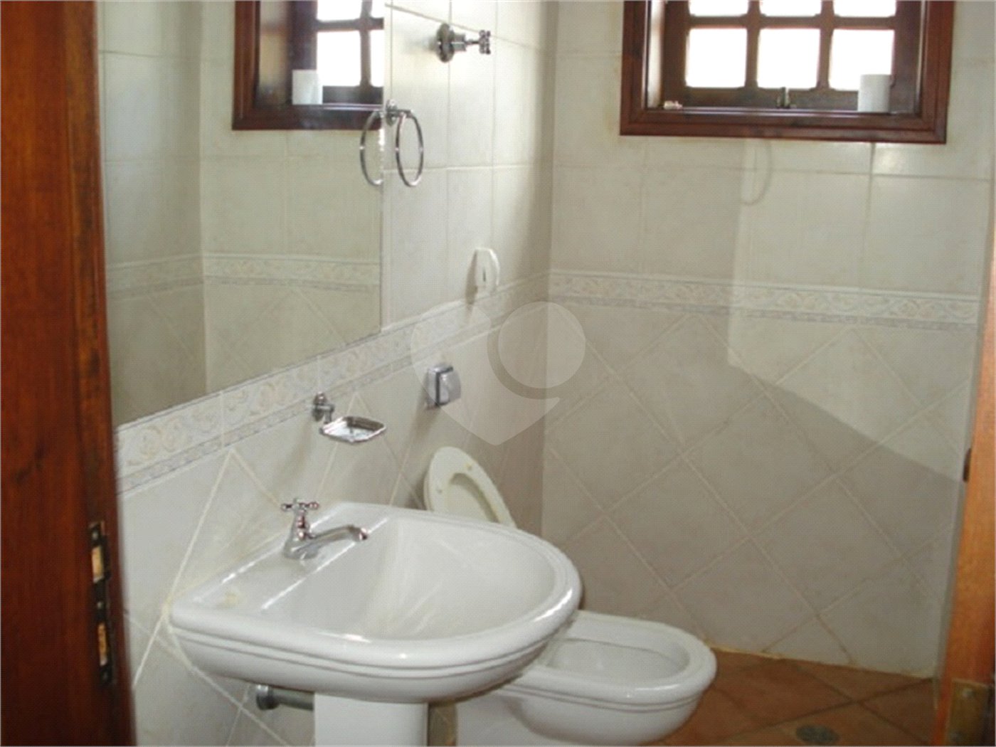 Sobrado para alugar com 5 quartos, sendo 2 suítes,  em Vila Suíça, Indaiatuba, SP