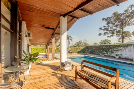 Casa à venda ou para alugar com 5 quartos, sendo 3 suítes, em Chácara Pavoeiro, Cotia, SP
