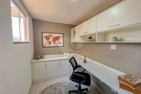Casa à venda com 4 quartos, sendo 1 suíte, no condomínio Imperial Santa Cruz, Rio de Janeiro - RJ