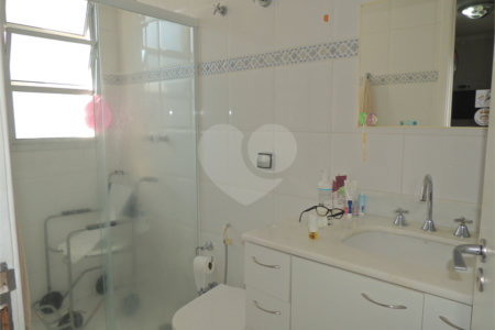 Apartamento à venda com 3 quartos, sendo 1 suíte, em Santo Amaro, São Paulo, SP
