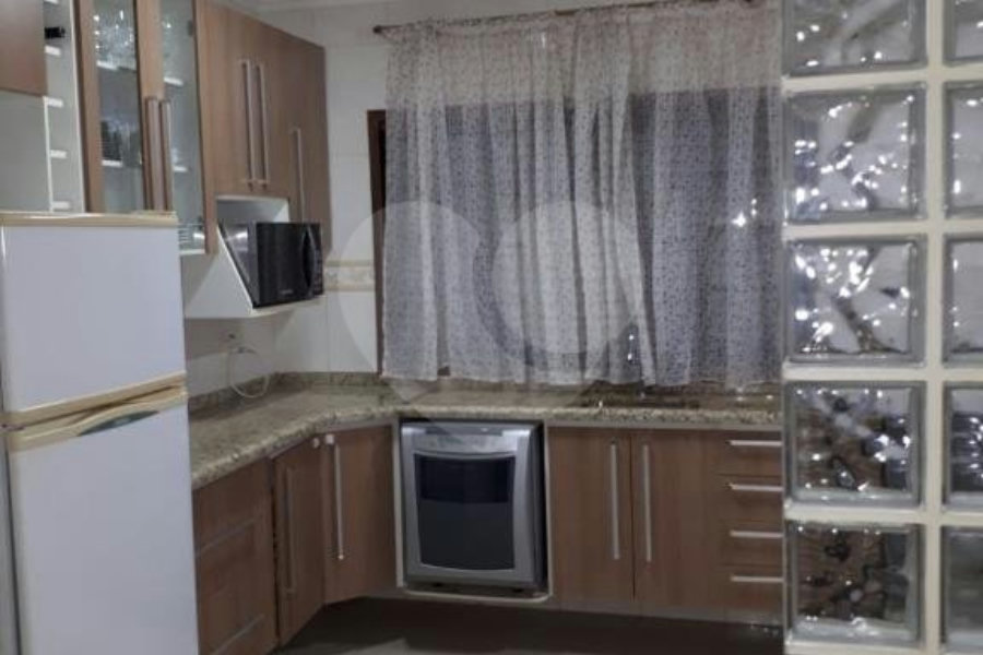 Sobrado à venda com 3 quartos, sendo 1 suíte,  em Tremembé, São Paulo, SP