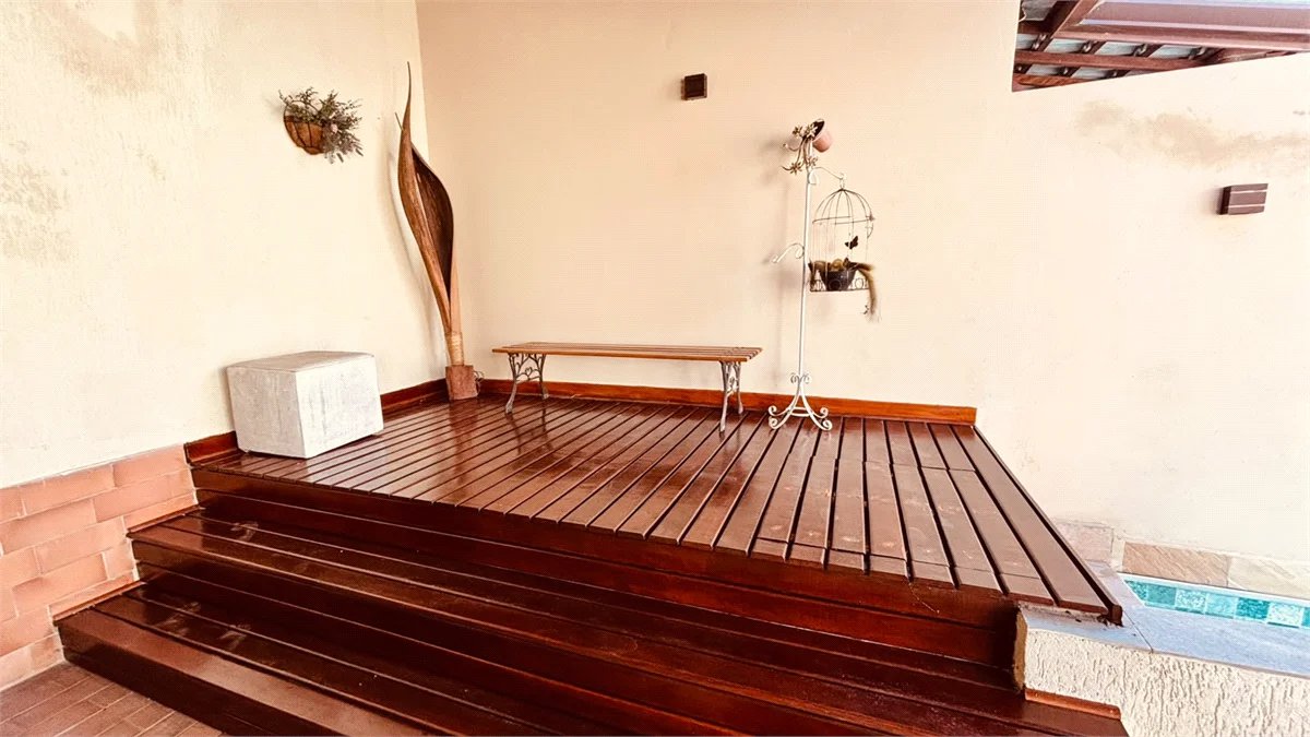 Sobrado à venda com 3 quartos, sendo 1 suíte, em Chácara Recanto Verde, Cotia, SP