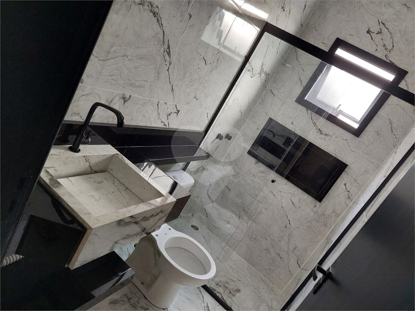 Casa à venda com 3 quartos, sendo 1 suíte, no condomínio Horto Florestal Villagio, Sorocaba - SP