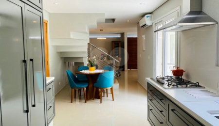 Casa à venda com 4 quartos, sendo 2 suítes,  no condomínio Residencial Vila Lagos, São Paulo - SP