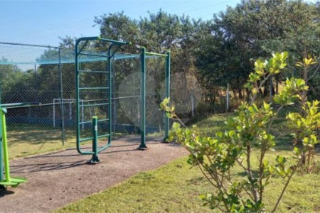 Terreno à venda no condomínio Bosque dos Cambarás, Valinhos - SP