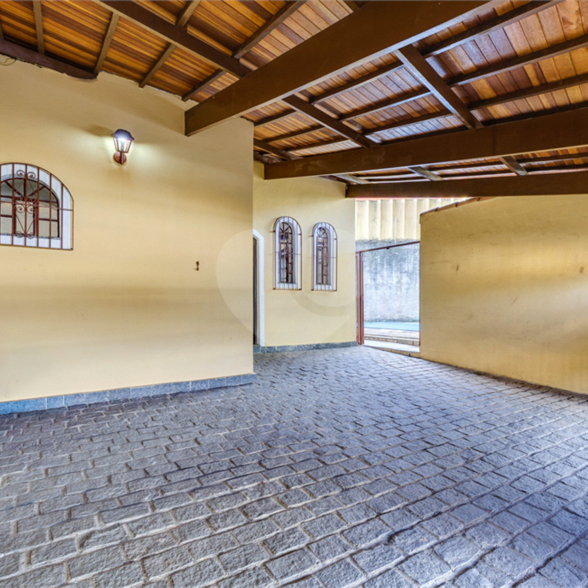 Sobrado à venda com 3 quartos, sendo 1 suíte, em Alto da Boa Vista, São Paulo, SP