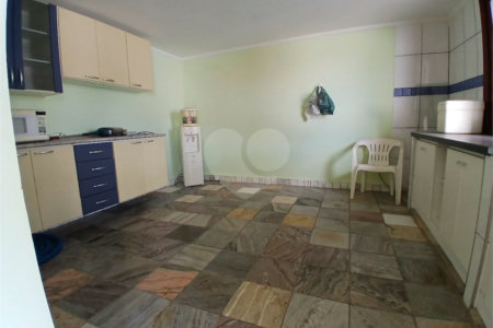 Casa à venda com 5 quartos, sendo 3 suítes, em Vila Santista, Atibaia, SP