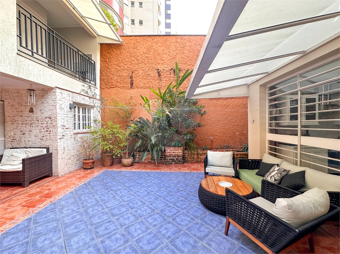 Casa à venda com 3 quartos, sendo 1 suíte,  no condomínio Barão do Triunfo, São Paulo - SP