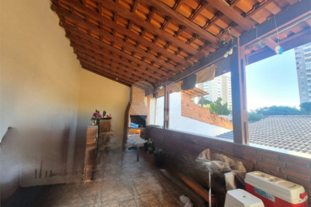 Casa à venda com 4 quartos, sendo 1 suíte, em Jardim São Carlos, Sorocaba, SP