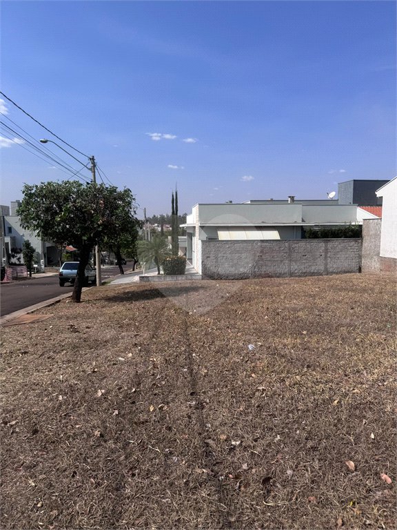 Terreno à venda em Residencial Village Damha II, Araraquara, SP