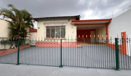 Casa à venda com 3 quartos em Jardim São Carlos, São Carlos, SP